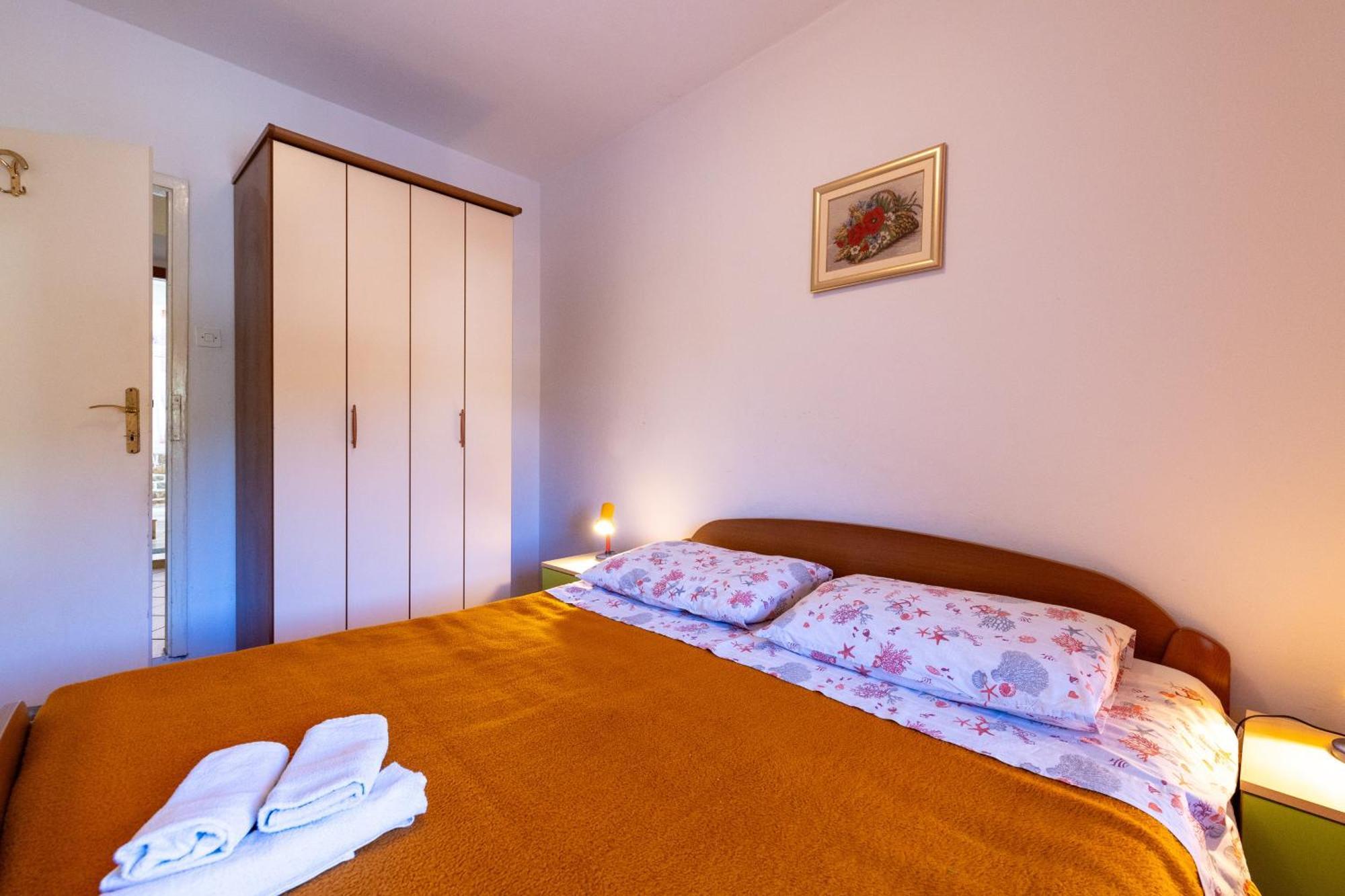 Apartments By The Sea Cove Zarace - Gdinj, Hvar - 2047 객실 사진